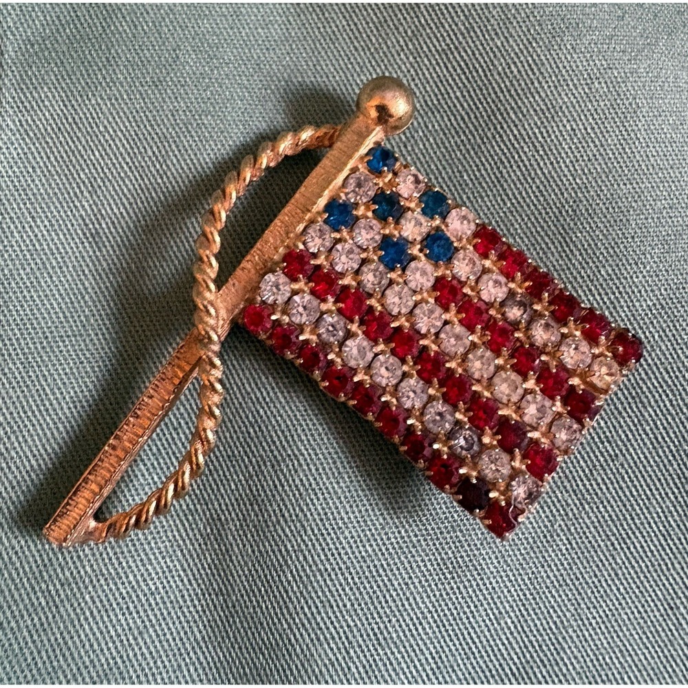 Vintage Brooch American Flag Gold Tone Rhinestones Patriotic Pin 4th Of July